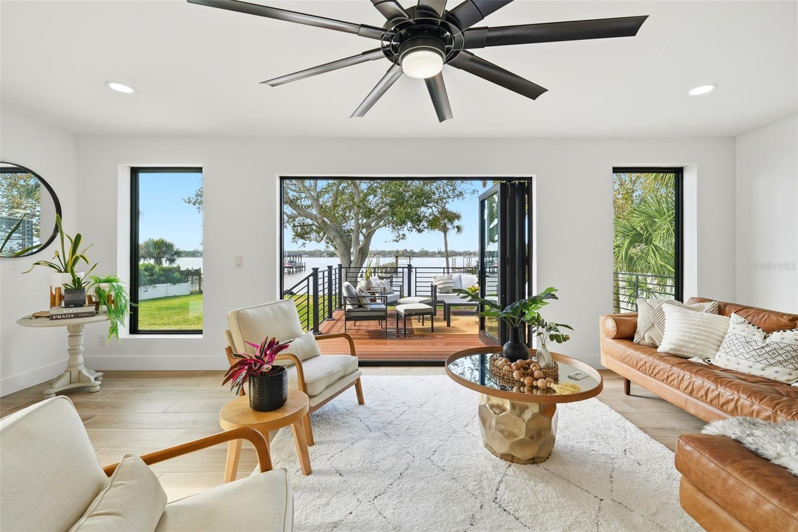 RIVERSIDE PARK - Residential