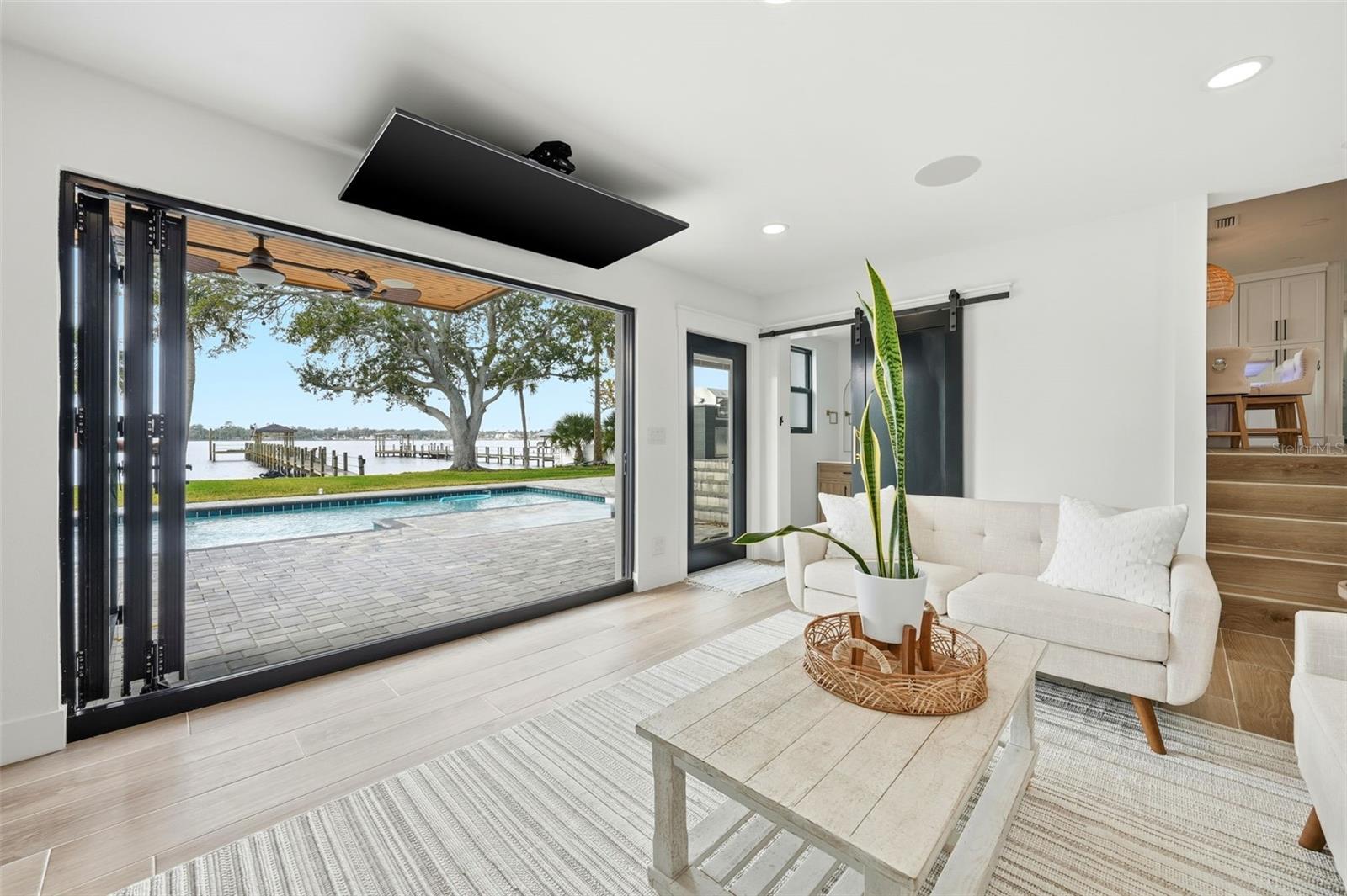 RIVERSIDE PARK - Residential