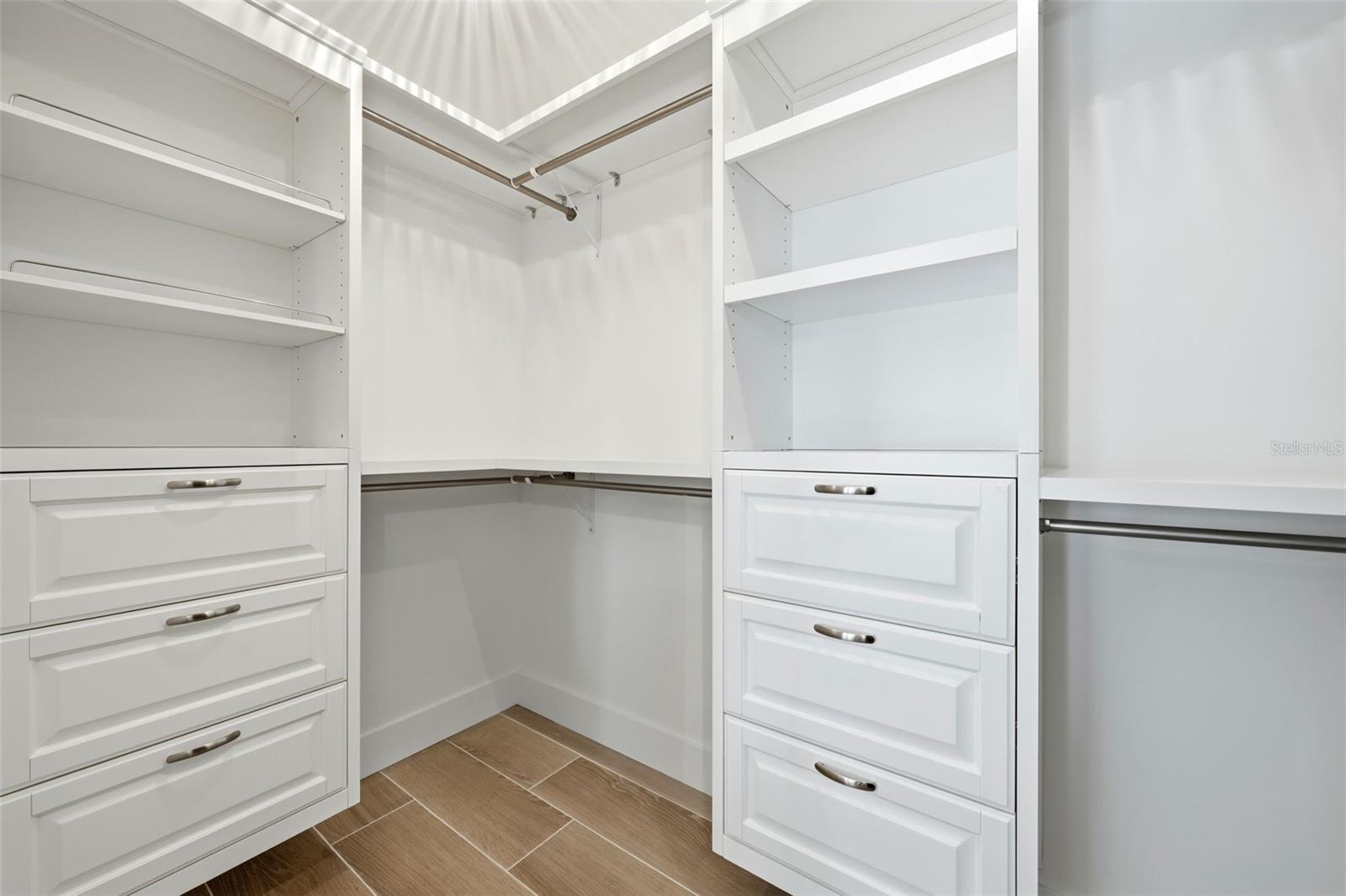 RIVERSIDE PARK - Residential