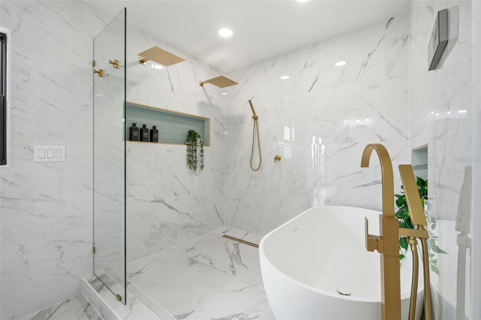 RIVERSIDE PARK - Residential