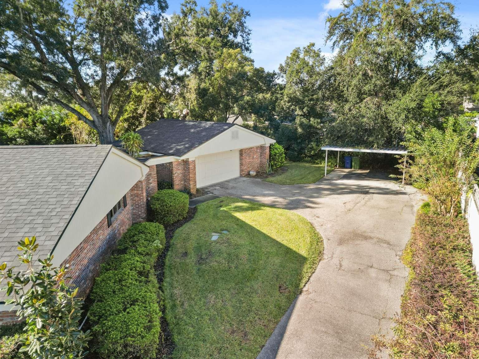 LAKE LINK ESTATES - Residential