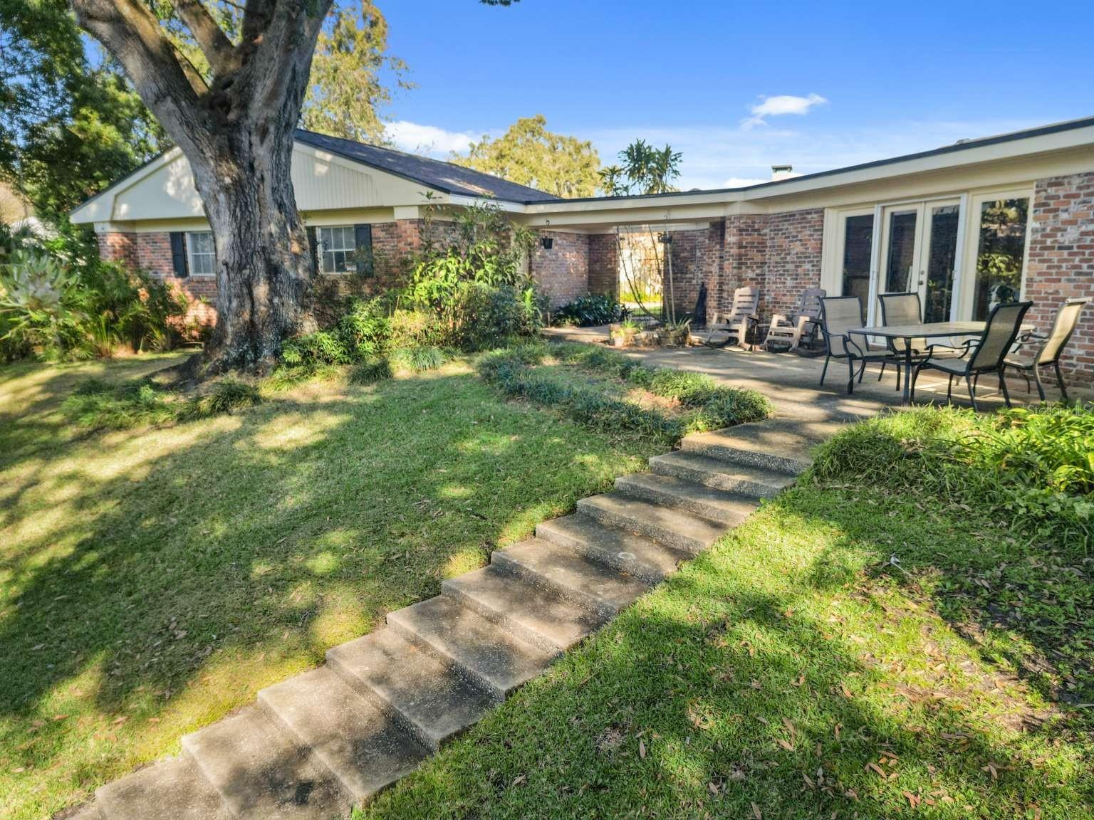 LAKE LINK ESTATES - Residential