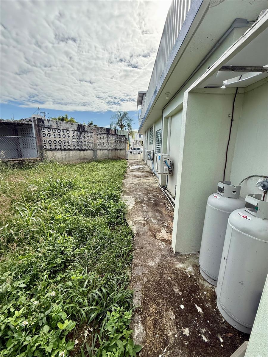 4R-45 CALLE ROBLE / LOMAS VERDES