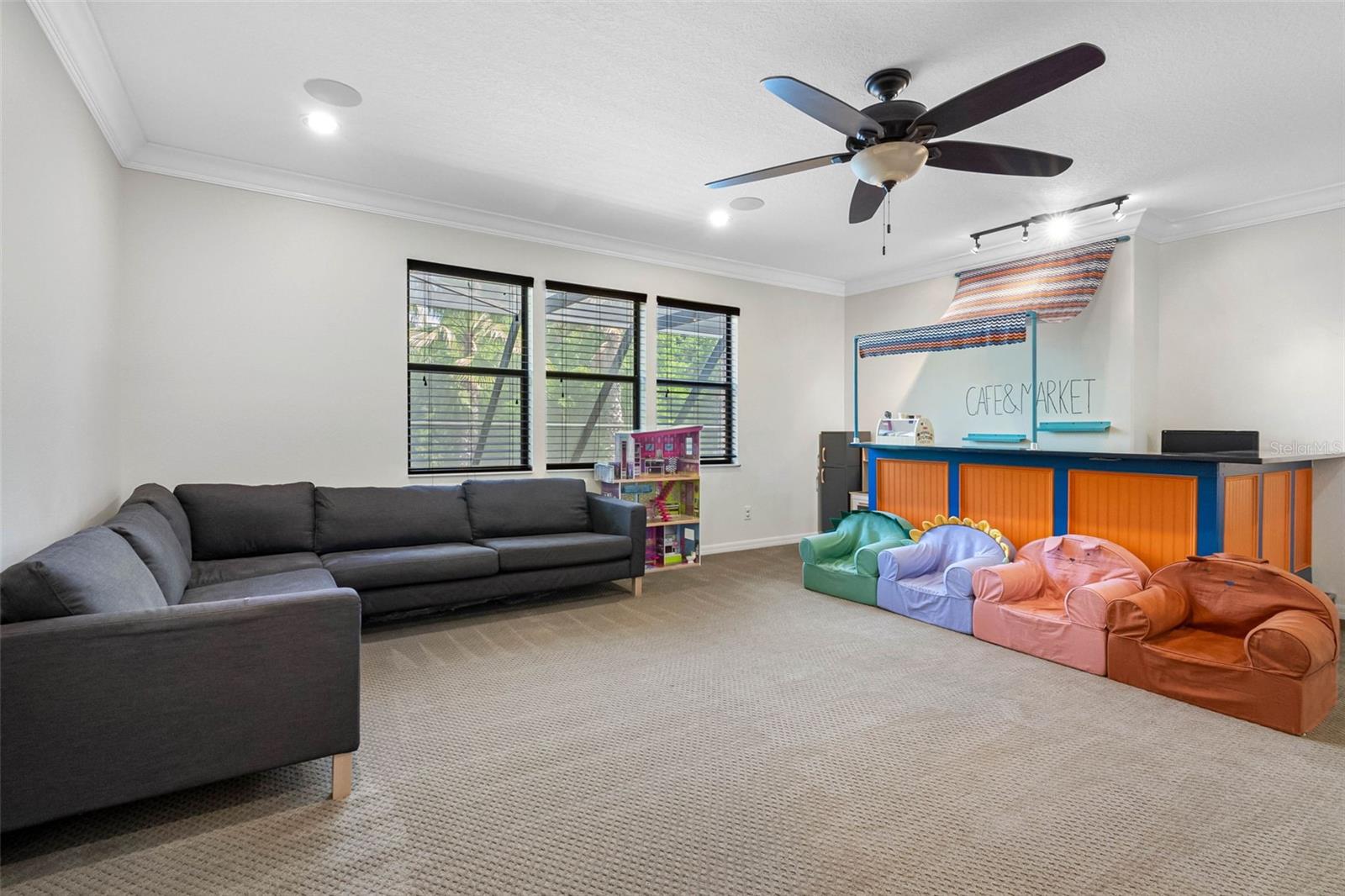 OAK VILLA - Residential