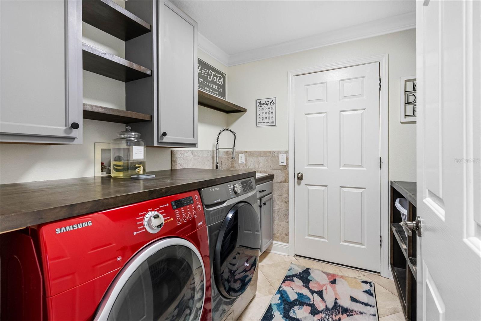 OAK VILLA - Residential