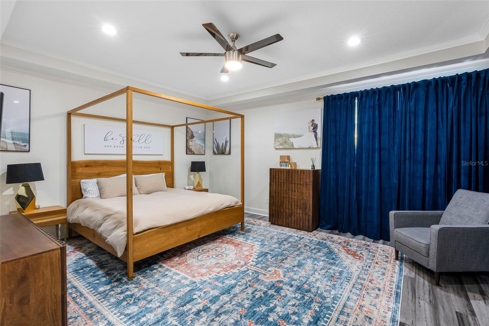 OAK VILLA - Residential