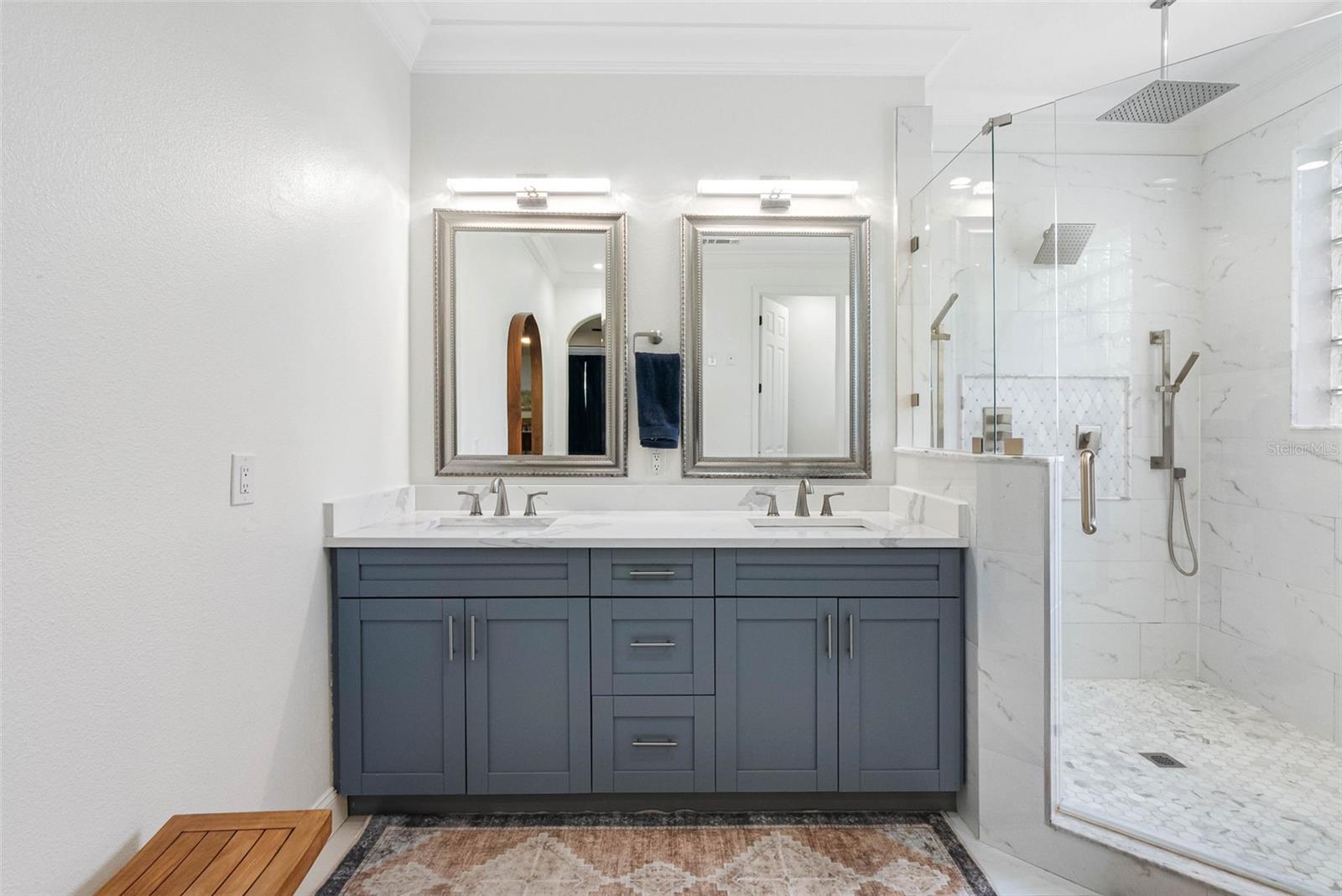 OAK VILLA - Residential