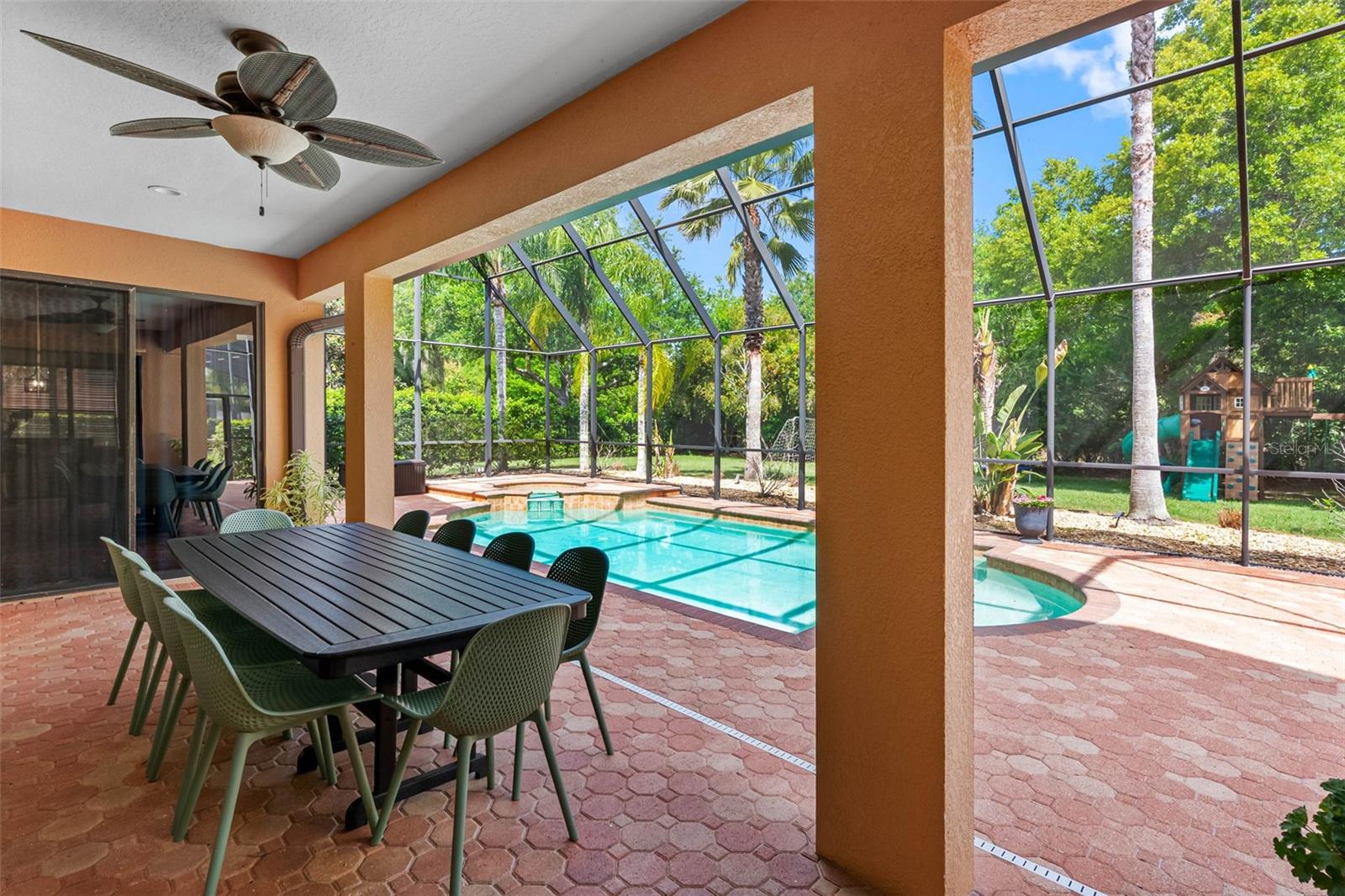 OAK VILLA - Residential