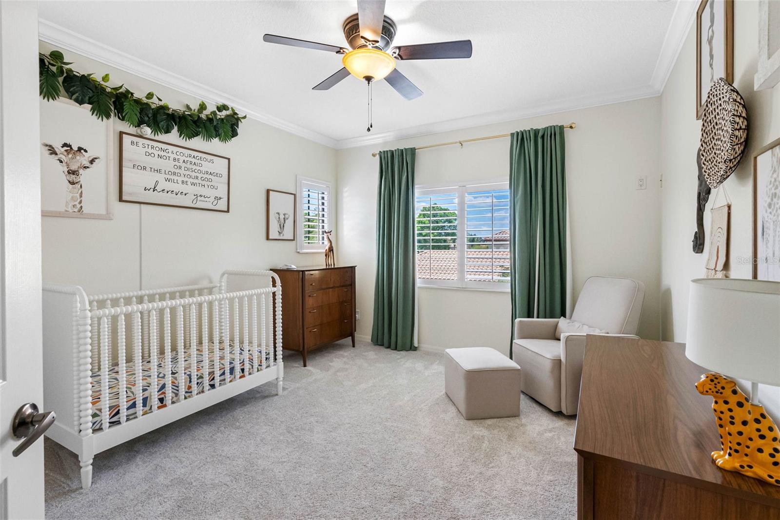 OAK VILLA - Residential