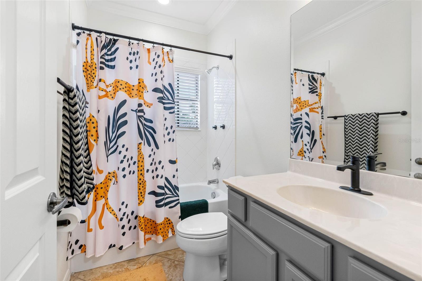 OAK VILLA - Residential