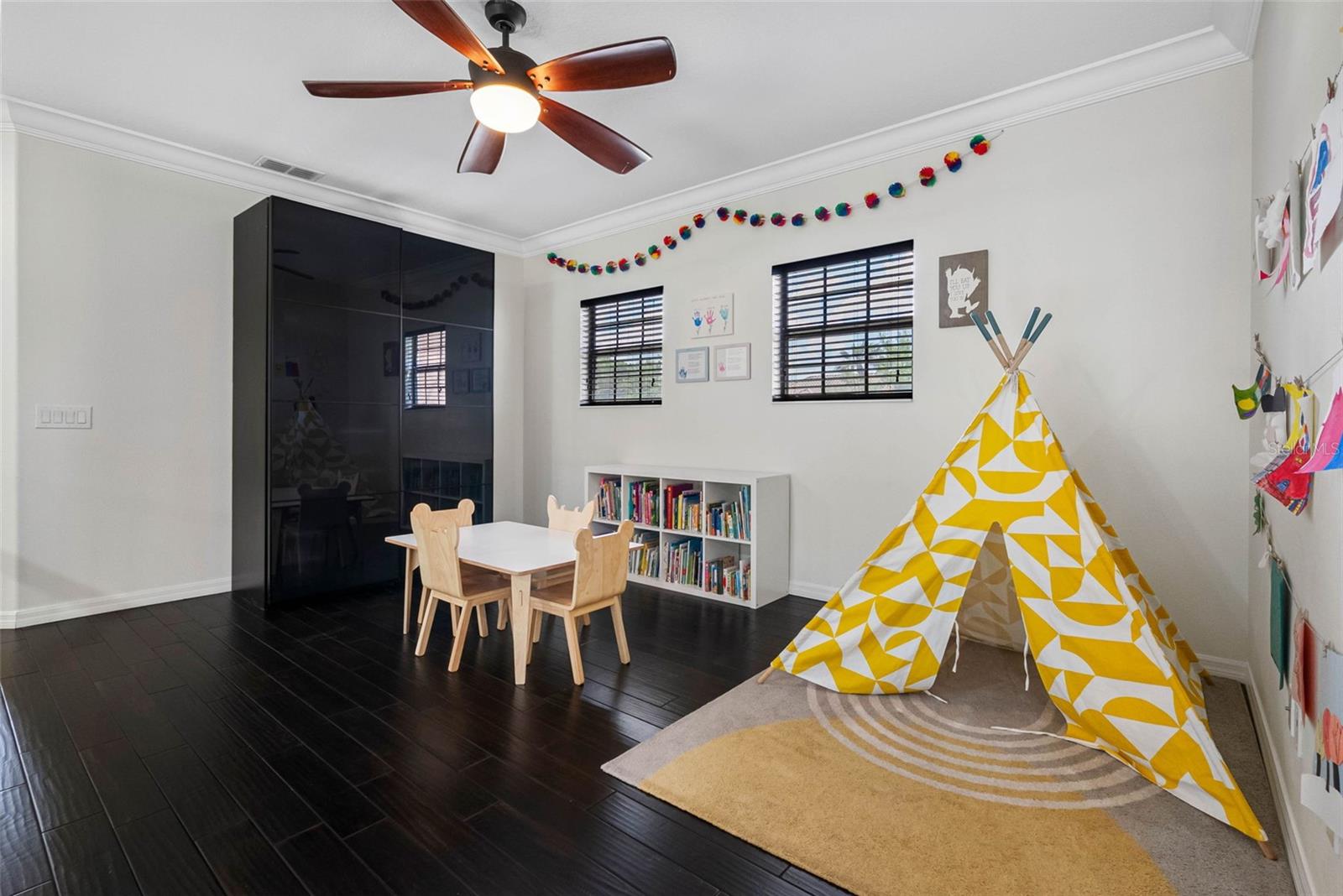 OAK VILLA - Residential