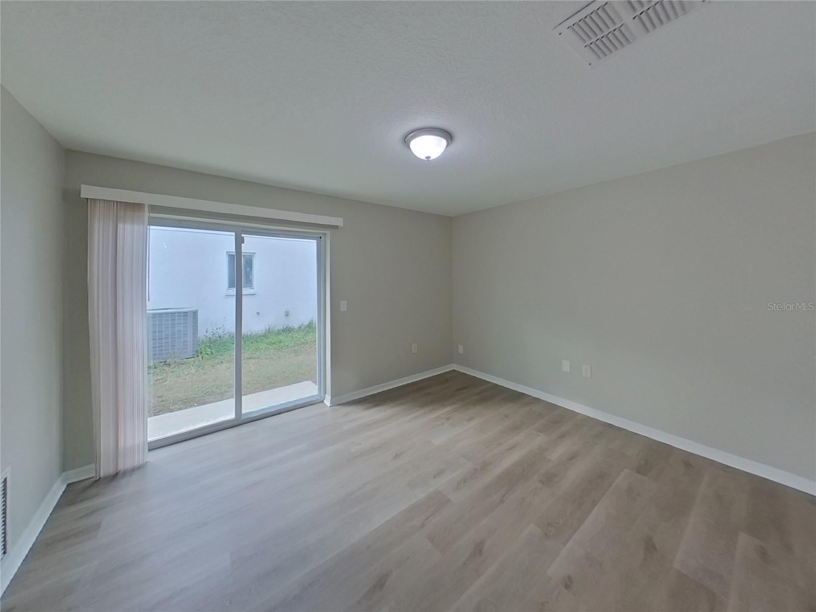 SUMMERVIEW OAKS SUB - Residential Lease