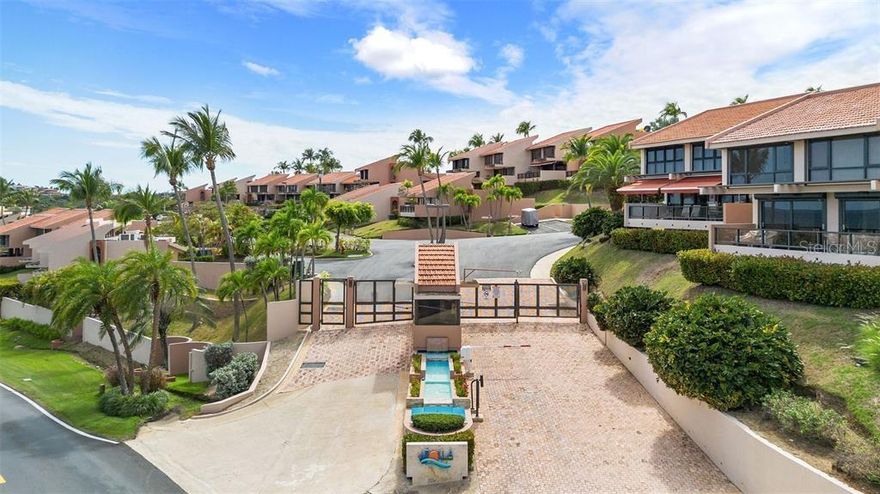 Spectacular two-level villa, one of the most spacious in La Jolla, located within the exclusive Palmas del Mar community. It is being sold fully furnished and offers serenity, natural beauty, and ocean views.

The property features 4 bedrooms, 2 full bathrooms, and 1 half-bath. The primary bedroom includes a private bathroom, generous his-and-hers closets, and a beautiful ocean view.

The kitchen is spacious, fully remodelled, and fully equipped, with quartz countertops and direct access to the family room and laundry area. The open-concept layout integrates the living room, dining room, and kitchen, leading out to a spectacular and expansive balcony with ocean views.

The villa includes 6 inverter air-conditioning units throughout, 24/7 security, and two assigned parking spaces. This beautiful villa offers a dream lifestyle, with access to common areas, pool, gazebo, and a prime location just minutes from the beach, beach club, golf course, tennis courts, restaurants, marina, hotel, and much more.

Move-in ready!