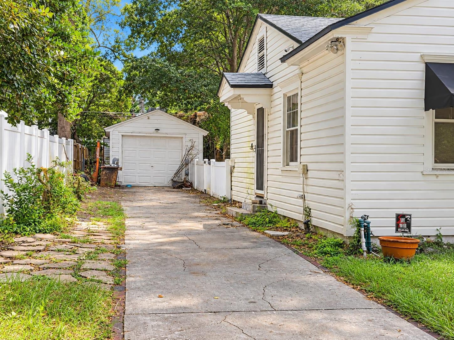 2217 PRINCETON COURT