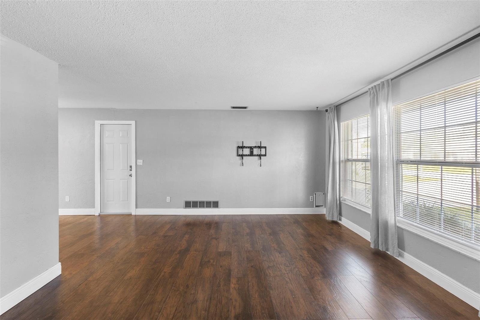 ORMOND JUNGLE DEN CMP UN SB17 - Residential