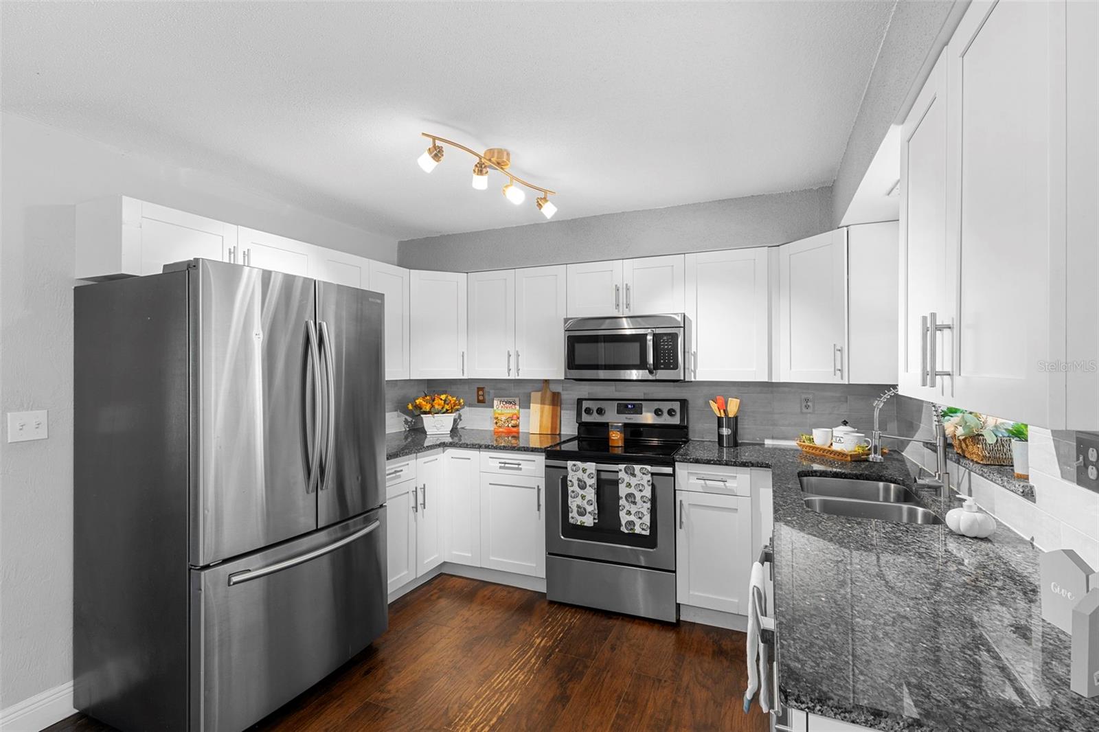 ORMOND JUNGLE DEN CMP UN SB17 - Residential