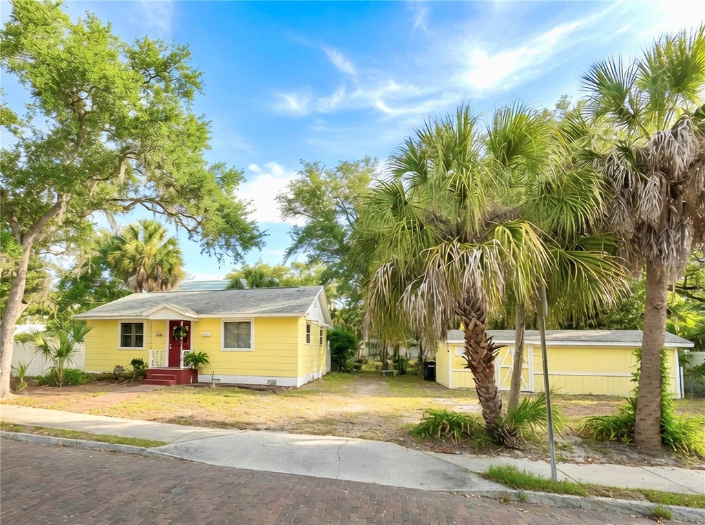 Photo of 427 5th Street N, Safety Harbor, FL 34695 (MLS # TB8483154)