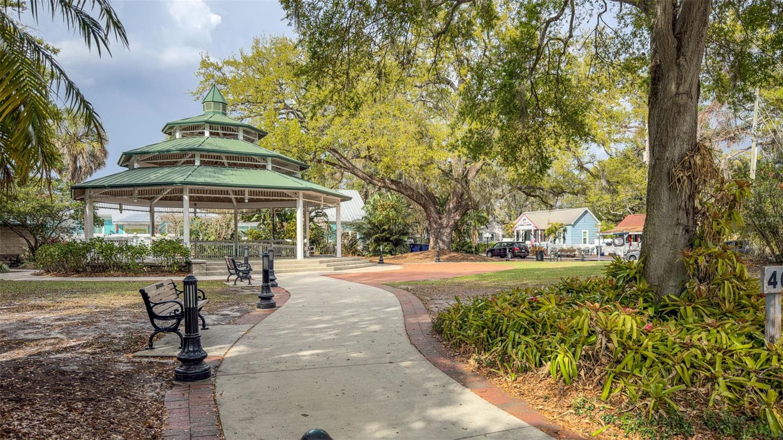 SPRING PARK REV - Residential