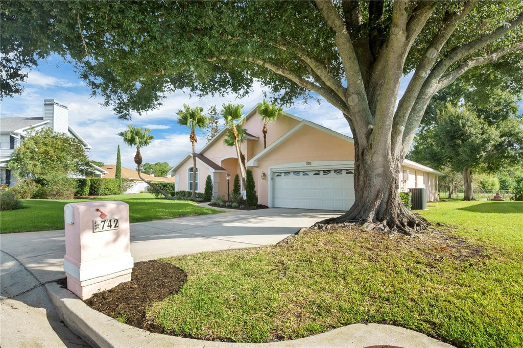 Photo of 742 Santa Maria Drive, Winter Haven, FL 33884 (MLS # P4939917)