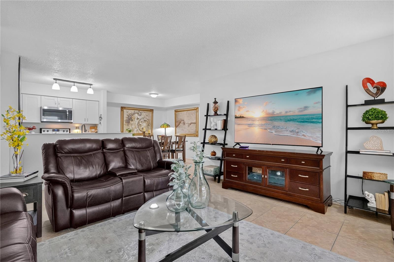 THE HIGHLANDS AT HUNTERS GREE - Residential