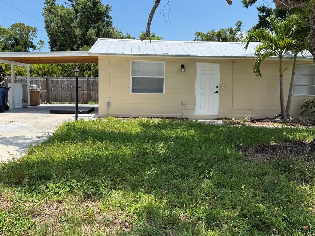 Photo of 2195 Park Road, Venice, FL 34293 (MLS # A4697193)