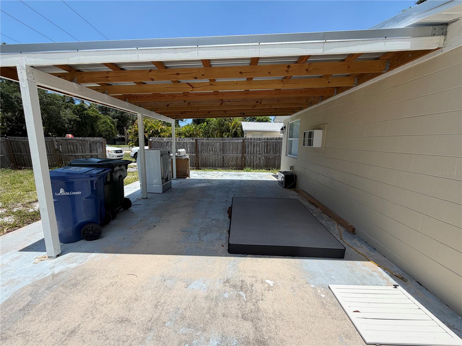 2195 PARK ROAD