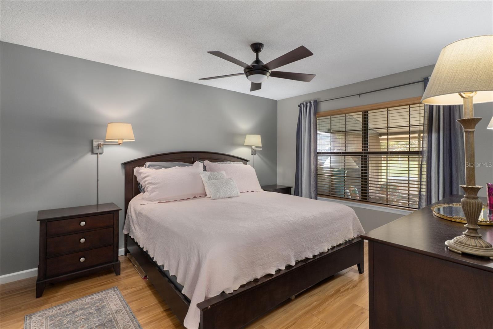 WHISPERING OAKS ESTATES PHASE 1-G - Residential