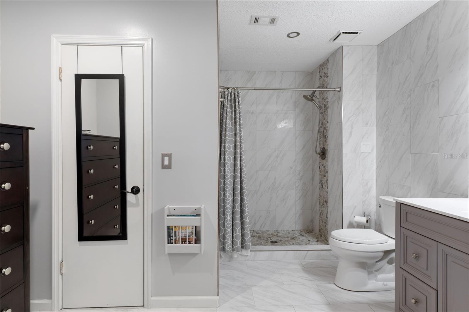 WHISPERING OAKS ESTATES PHASE 1-G - Residential