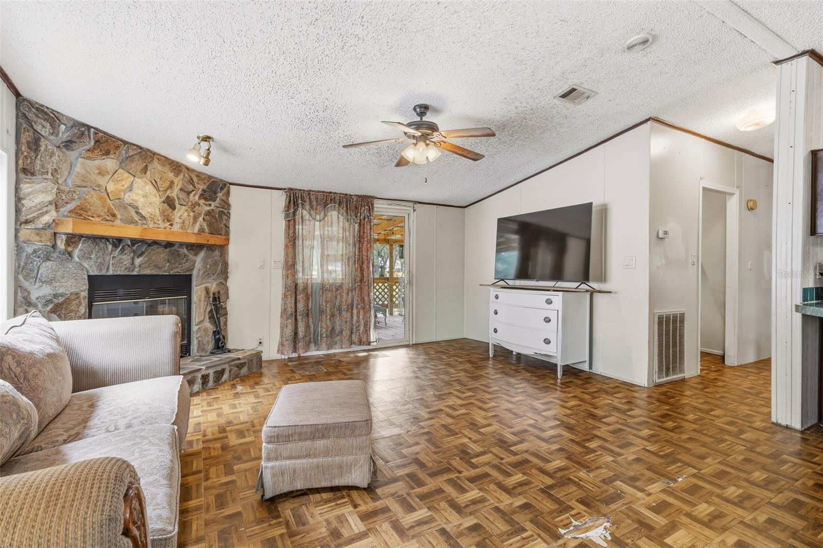 LAKE MAGNOLIA ESTATES UNIT 02 - Residential