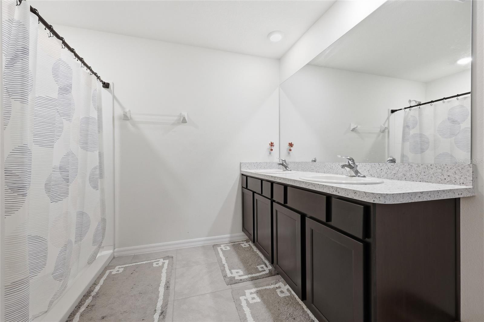 OAK RIDGE AT HIGH SPGS PH IV PB 37 PG 73 - Residential