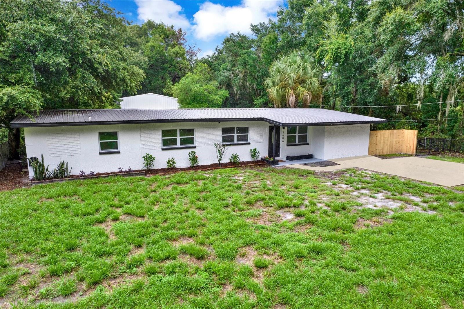 3606 AUTUMN PALM DRIVE