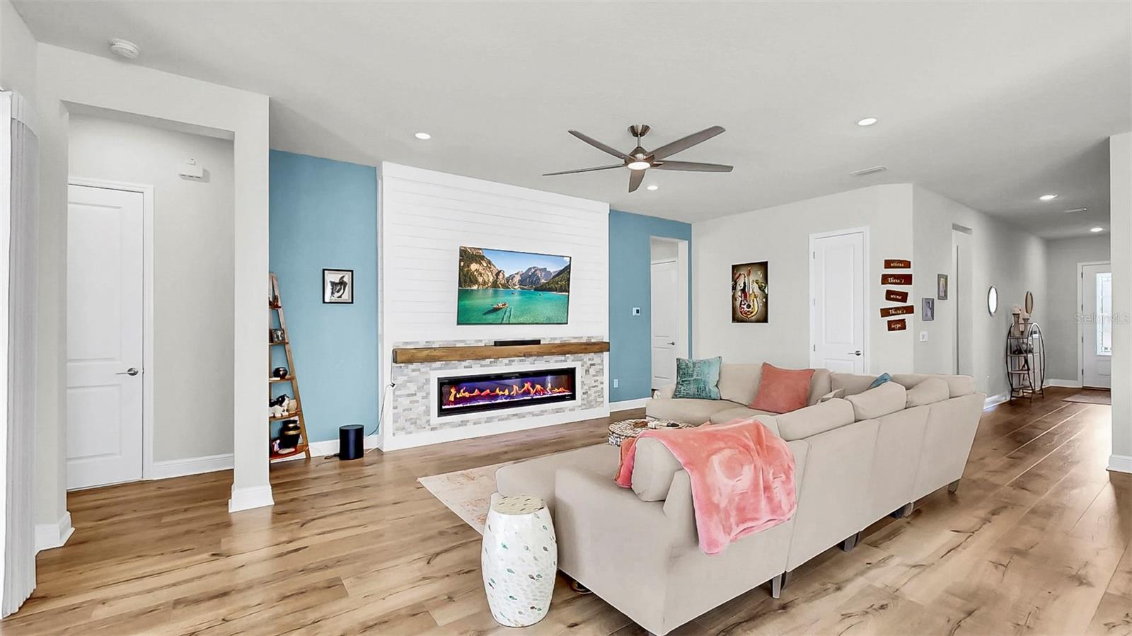 5317 DEL CORONADO DRIVE
