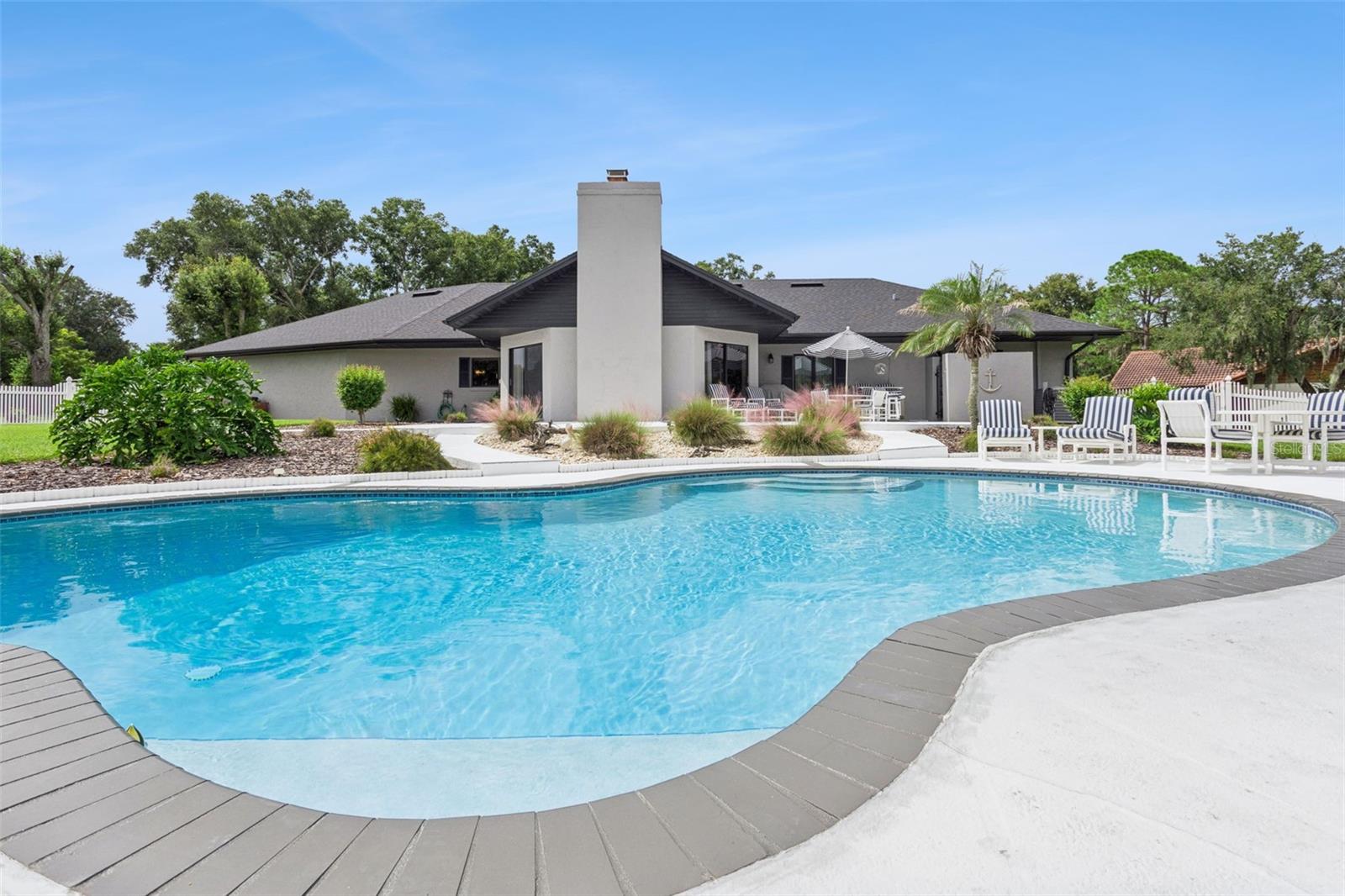 37 LAKE ELOISE LANE