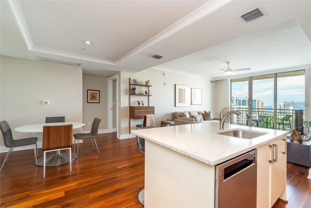 1350 MAIN RESIDENTIAL - Residential Lease