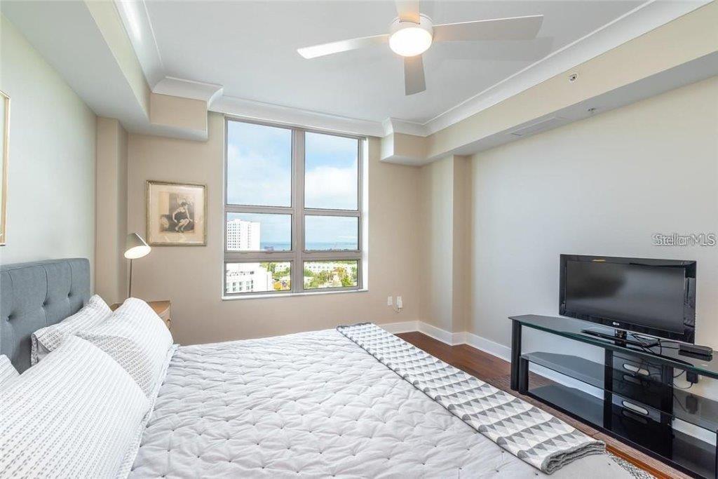 1350 MAIN RESIDENTIAL - Residential Lease