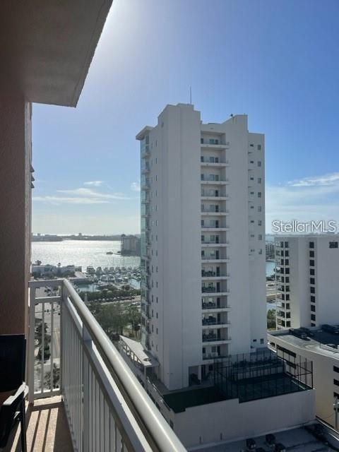 1350 MAIN RESIDENTIAL - Residential Lease