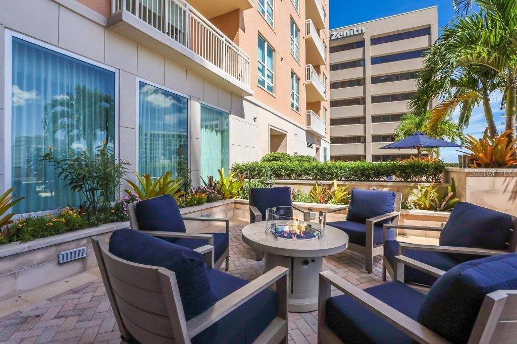 1350 MAIN RESIDENTIAL - Residential Lease