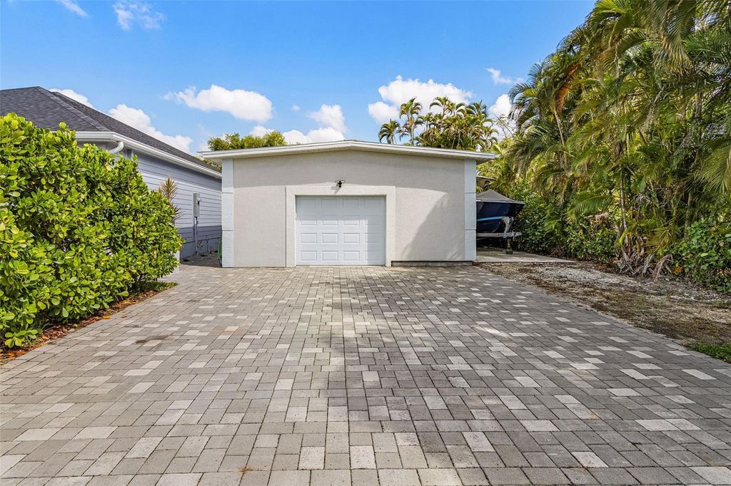 Photo of 1275 Carlene Avenue, Fort Myers, FL 33901 (MLS # C7524371)