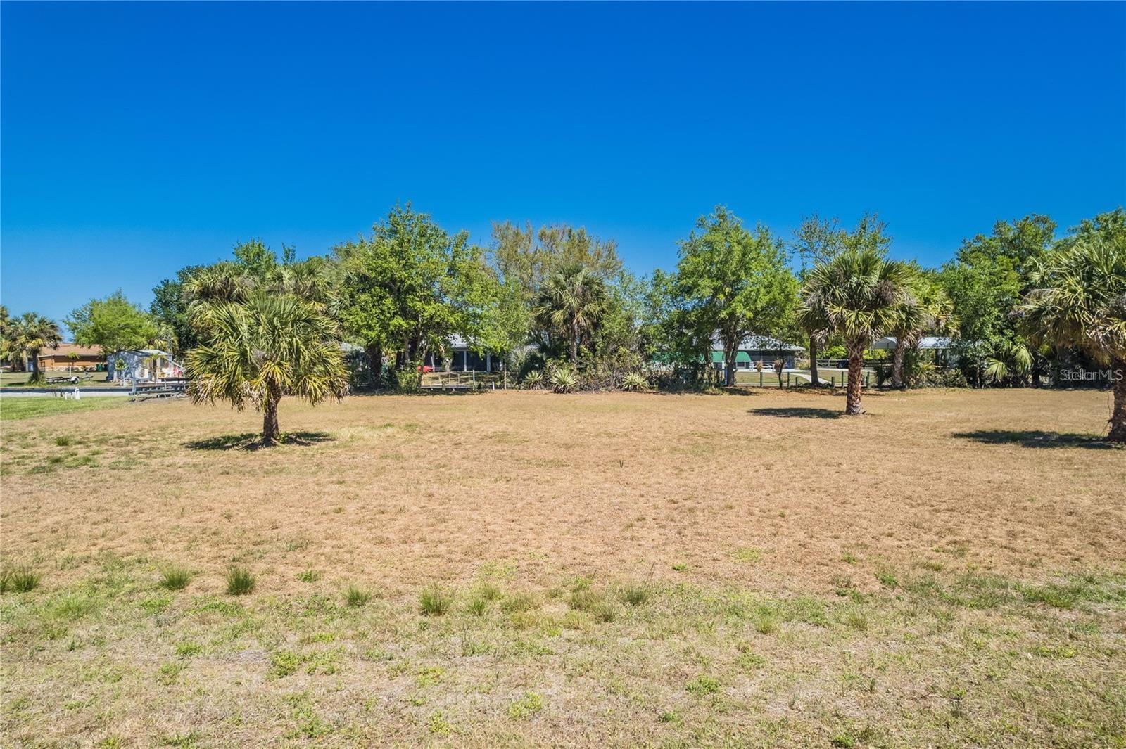 PALM SHORES - Land
