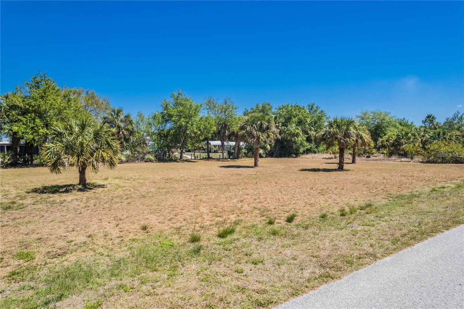 PALM SHORES - Land