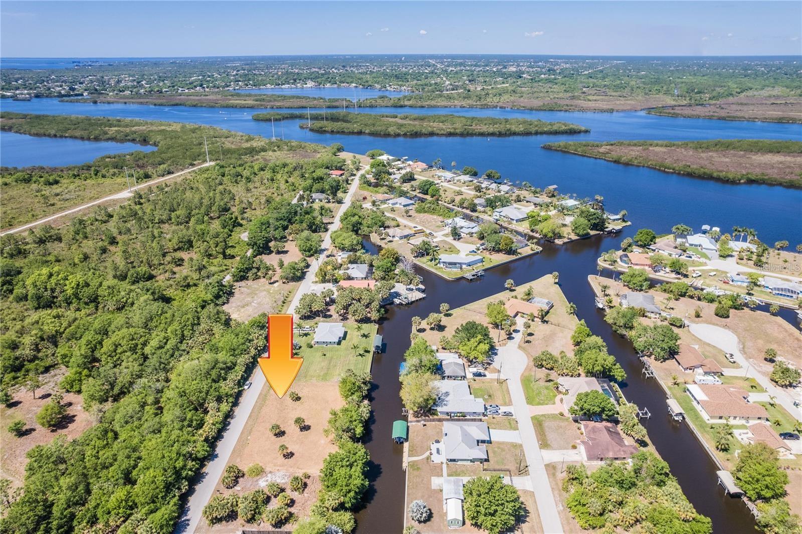 PALM SHORES - Land