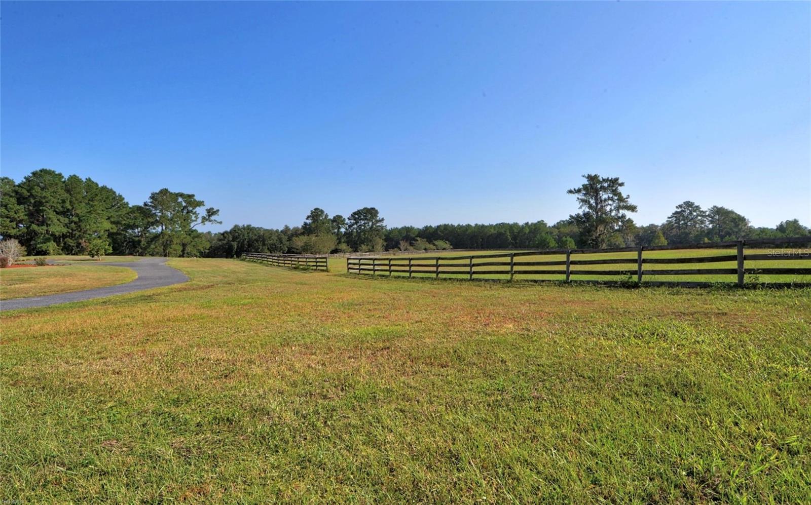 PINNACLE PARK 02 - Residential