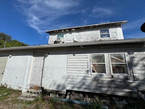 A home in WINTER HAVEN