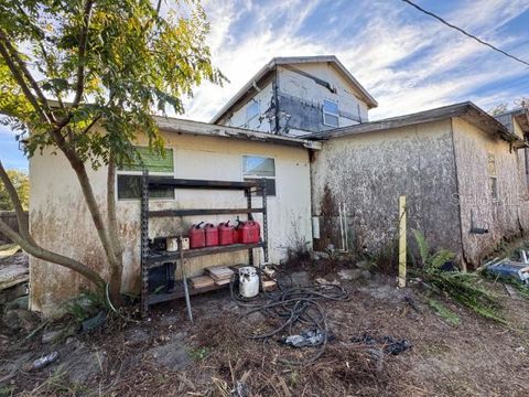 A home in WINTER HAVEN