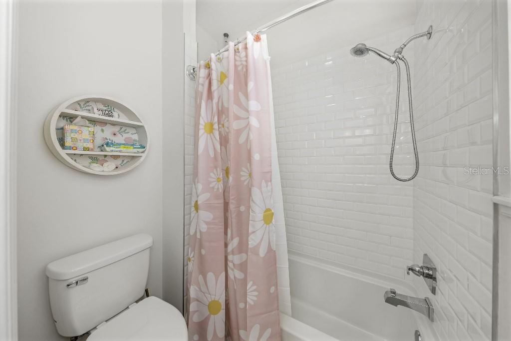 KEYSTONE CROSSINGS - Residential