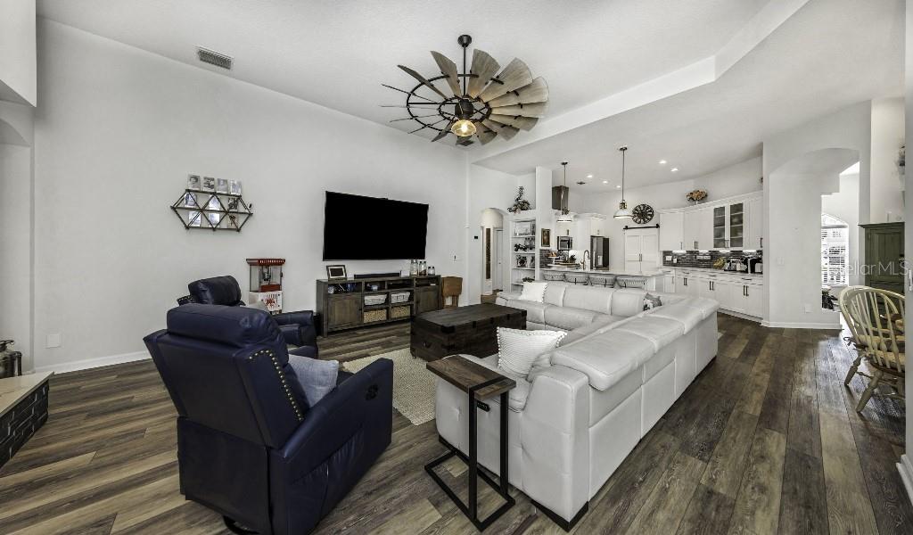 KEYSTONE CROSSINGS - Residential