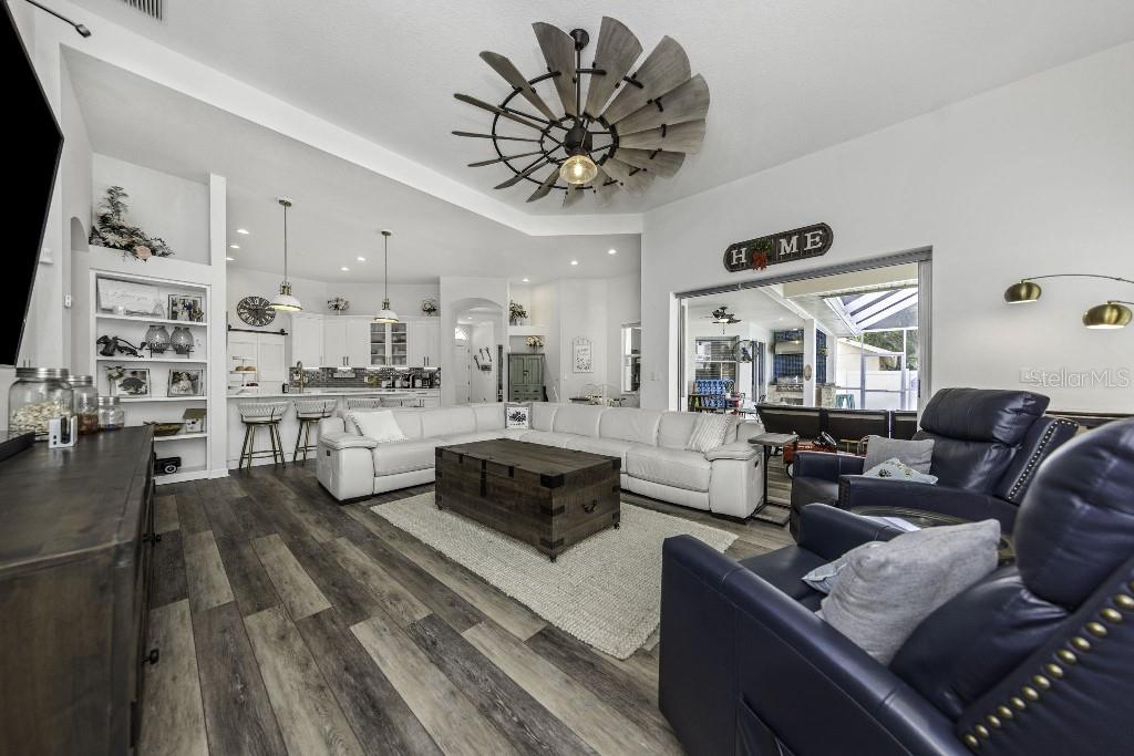 KEYSTONE CROSSINGS - Residential