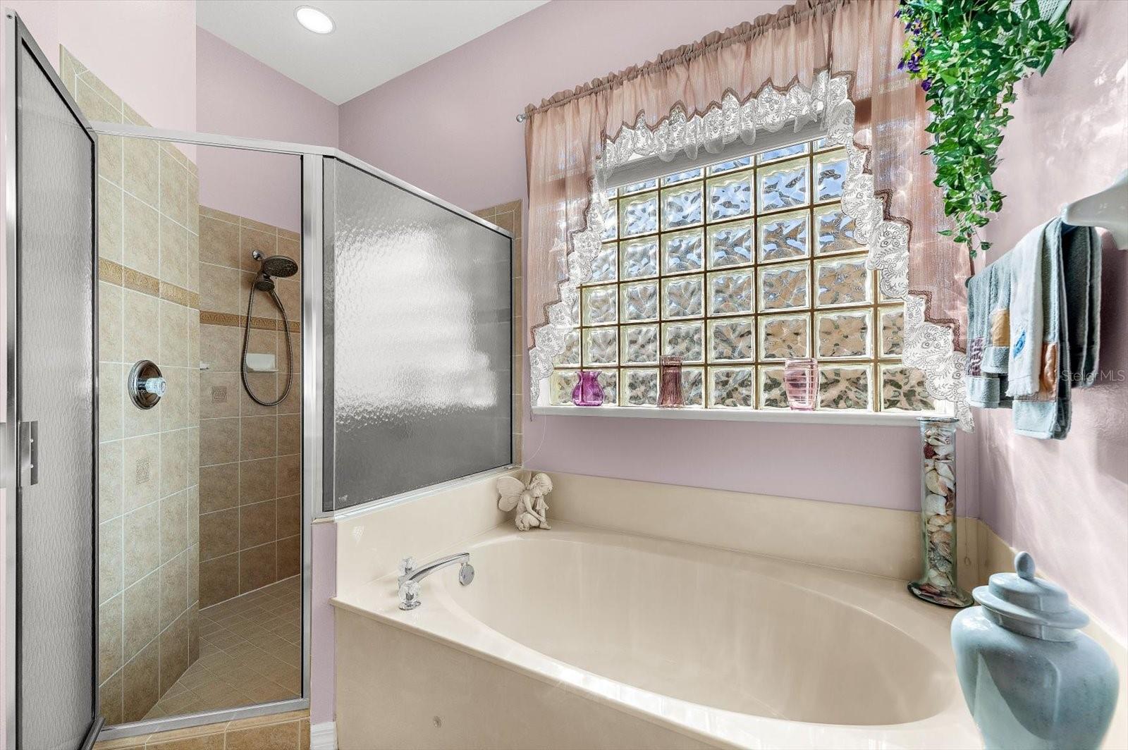 THE LAKES OF JACARANDA - Residential