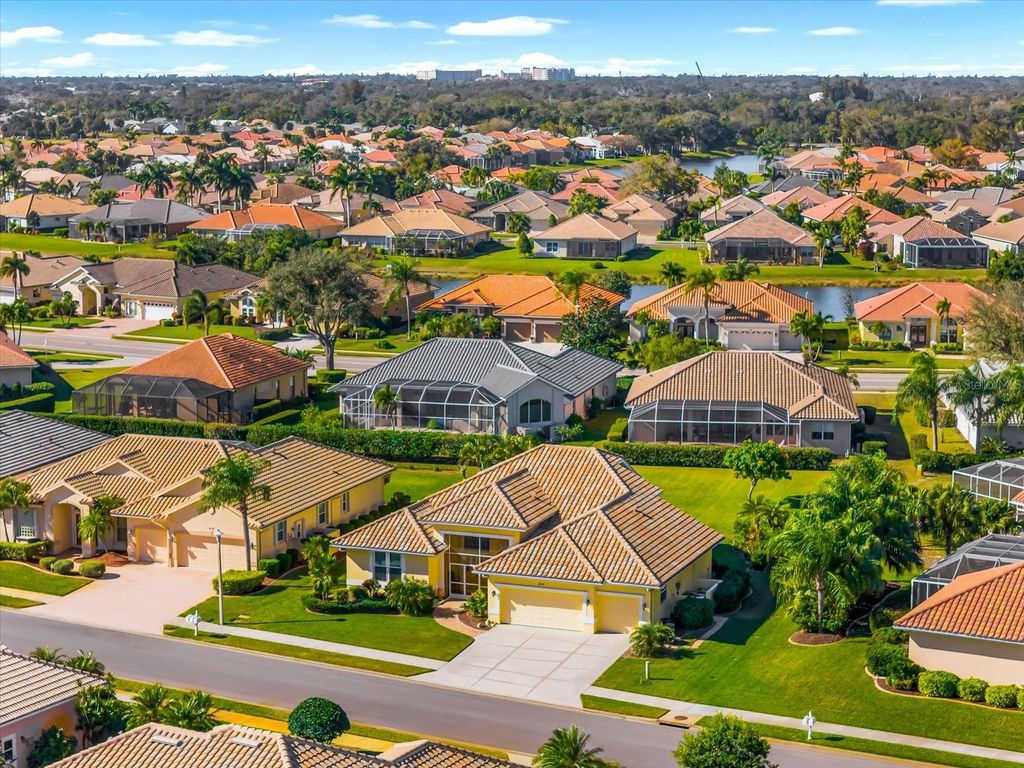 Photo of 615 May Apple Way, Venice, FL 34293 (MLS # N6142427)