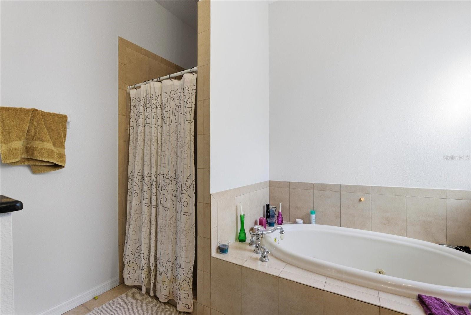 GIUSTOS TWNHMS - Residential Income